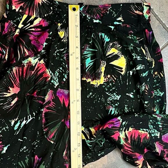 New! NWT BCBG Maxazria Multicolored Floral Wide Leg Pants Small - Picture 3 of 12